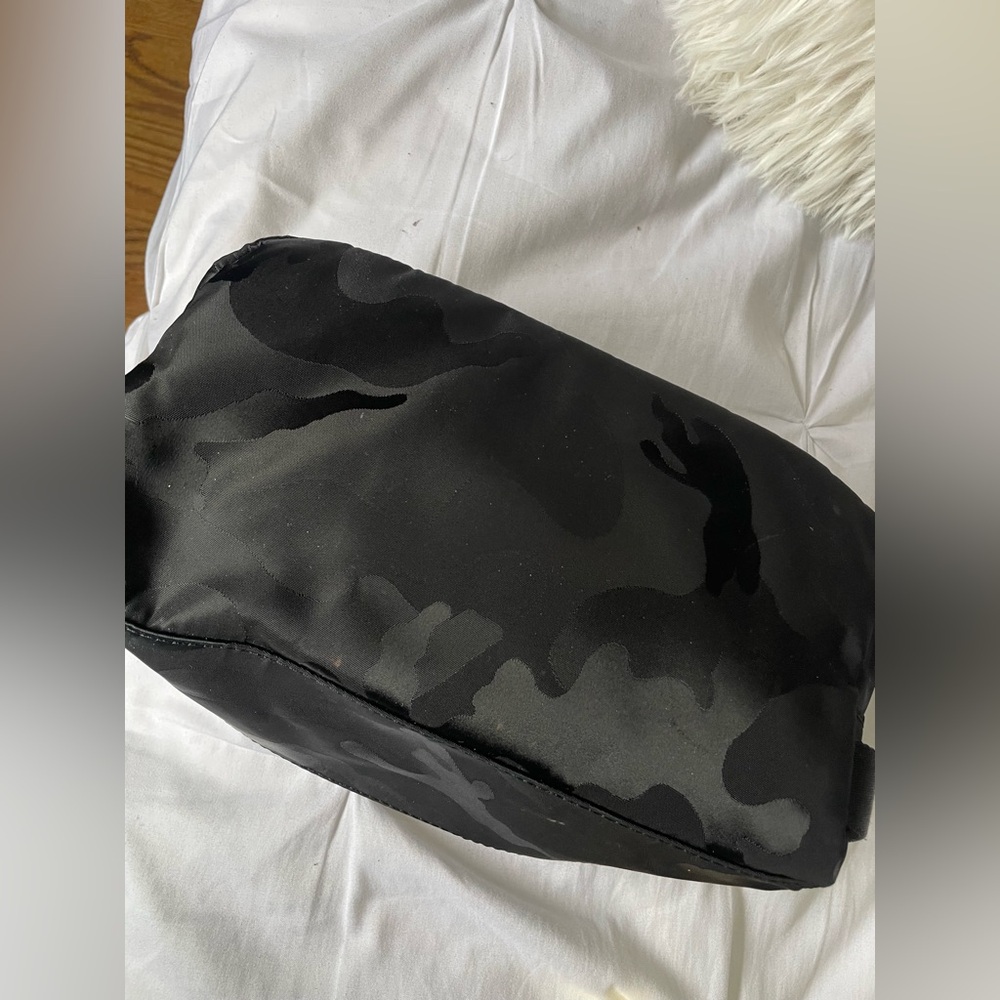 Michael Kors Black Camouflage toiletry bag - Picture 5 of 10